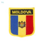Badge drapeau Moldavie, symbole national vibrant et coloré