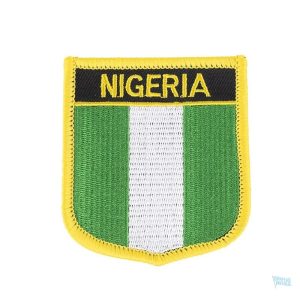 Badge drapeau du Nigeria en tissu vert, blanc et vert