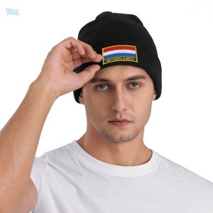 Bonnet festif inspiré du drapeau hollandais