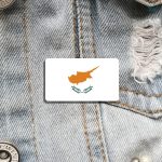 Bijou représentant le drapeau chypriote, idéal pour les fans de Chypre