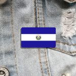 Élégante broche aux couleurs du drapeau du Salvador