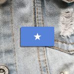 Broche représentant le drapeau somalien, style élégant