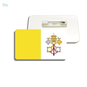Broche drapeau Vatican en métal doré élégant