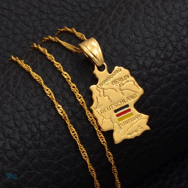 Bijou représentant le drapeau de l'Allemagne en collier