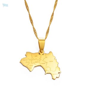 Collier carte Guinée en couleur or élégant