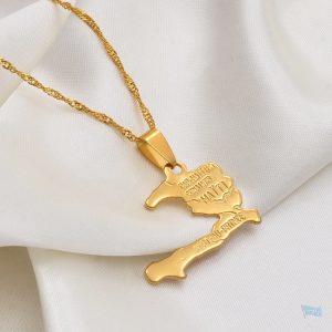 Bijou représentant le drapeau Haïti en collier