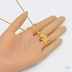 Collier élégant avec motif carte des Pays-Bas en or
