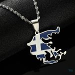 Bijou argenté représentant le drapeau grec, accessoire tendance