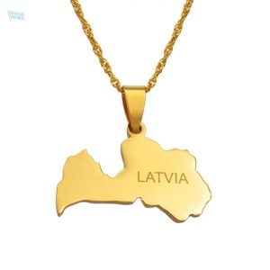 Collier en forme de carte de la Lettonie