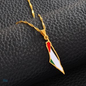 Accessoire or avec drapeau Palestine pour un look distinctif