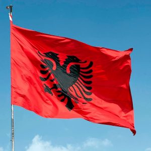 Drapeau Albanie, accessoire pour événements en plein air