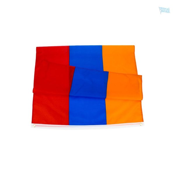 Drapeau arménien en version géante pour supporter l'équipe nationale