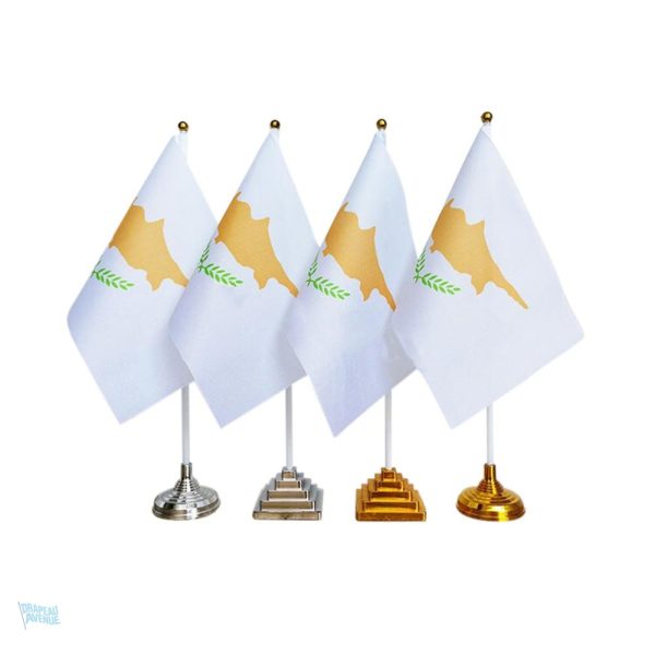 Drapeau Chypre de table, symbole national en miniature