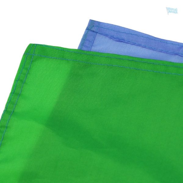 Drapeau national érythréen avec ses couleurs distinctives