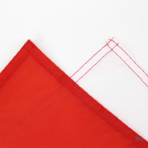 Drapeau rouge et blanc pour décoration intérieure