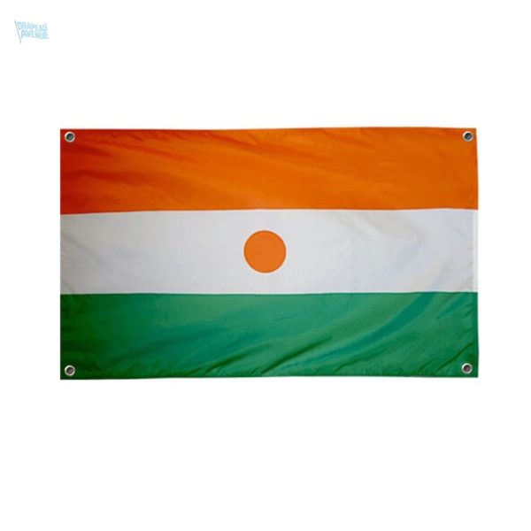 Drapeau du Niger avec 4 œillets pour fixation facile