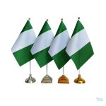 Drapeau Nigeria de table, symbole national en miniature