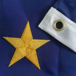 Drapeau bleu avec étoiles, symbole de l'Union Européenne
