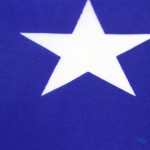 Grand drapeau américain, symbole de liberté et d'unité