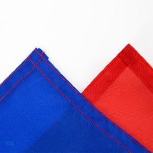 Drapeau d'Haïti aux couleurs vives et symboliques