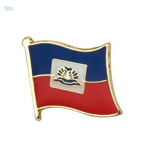 Pin's drapeau Haïti sur fond bleu et rouge