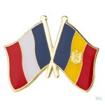 Pin's drapeaux croisés Moldavie et France