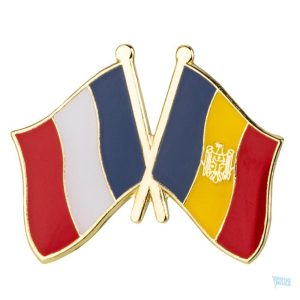 Pin's drapeaux croisés Moldavie et France