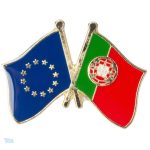 Pin's drapeaux croisés Portugal et Union Européenne