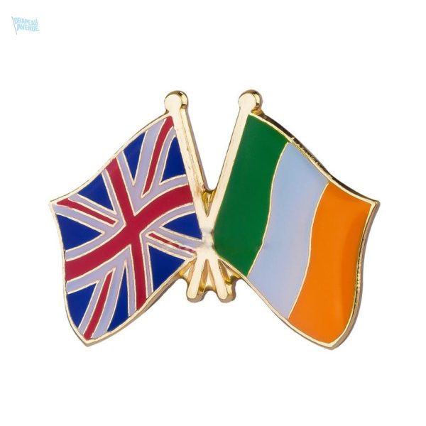 Pin's drapeaux croisés Royaume-Uni et Irlande